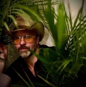 Meet your Posher, Joel